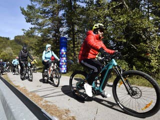 Kremnica má nový minibus: Zlepší dopravu na Skalku a pomôže lyžiarom aj cyklistom