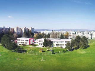 Lučenec začína druhú etapu obnovy zelene na Ulici M. Rázusa – pribudnú desiatky stromov