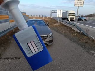 Policajti v Žiari nad Hronom odhalili vodiča pod vplyvom drog aj opitú ženu za volantom