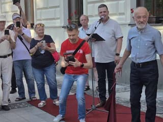 Vo Zvolene odhalili dlaždicu legendárneho maratónca Jána Hazuchu