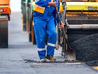 Nové úseky ciest medzi Veľkým Krtíšom a Zvolenom sú hotové, ďalšie opravy už čoskoro