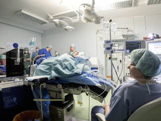 Významný míľnik v Banskej Bystrici: 1000. robotická gynekologická operácia zachránila mladú ženu