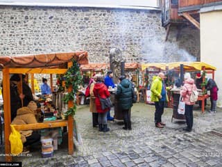 V Kremnici štartujú Vianočné mini trhy: Benefičný punč, hudba aj darčeky v historickom centre