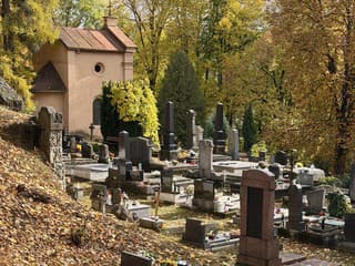 Banská Bystrica chystá zmeny v doprave počas Dušičiek: Vodiči, pozor na dočasné značenie