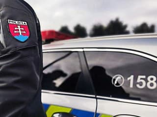 Ťažká nehoda v Rimavskej Sobote: Opitý vodič bez vodičáku unikal policajtom, zranila sa aj spolujazdkyňa