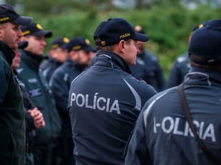 Polícia pomáha s opatreniami v súvislosti s futbalovým zápasom v Budapešti