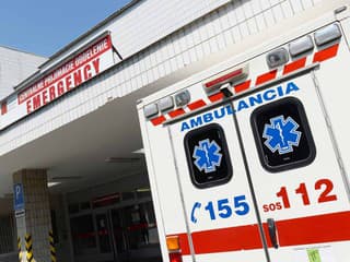 VÁŽNA NEHODA v Bratislave: Električka zrazila 16-ročného chlapca na korčuliach, skončil v nemocnici