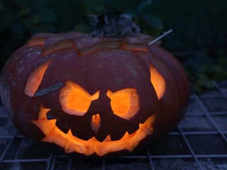 Oslavujete Halloween? Tieto veci nepatria do bežného koša: Takto obmedzíte zbytočný odpad