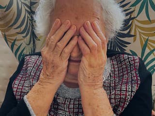 Podvodníci pripravili ženu z Bratislavy o viac ako 27 000 eur – vydávali sa za policajta a pracovníka NBS