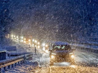 Vodiči, POZOR! Správa ciest upozorňuje na sneženie i sneh na cestách