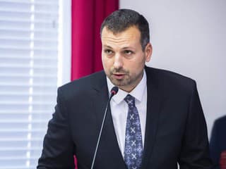 Starosta mestskej časti v Bratislave hovorí o sledovaní a vyhrážkach. Podal trestné oznámenie, rieši to polícia