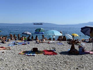 Dovolenkári pozor: Kontaminovaná voda, ľad a pouličné jedlo môžu spôsobiť vážne problémy