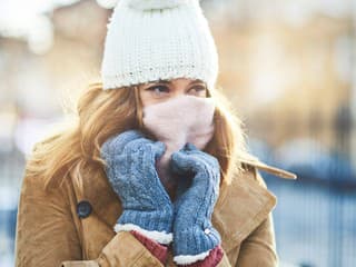 Meteorológovia varujú: Silné sneženie, vietor aj mrazy. Výstrahy platia v týchto okresoch