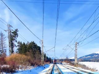 Ďalšie NEŠŤASTIE na ŽELEZNICI: Muž utrpel pri práci ťažký úraz. Vyslali aj vrtuľník, hrozné, čo sa stalo