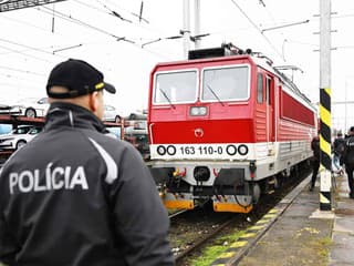 Tragédia pri Ťahanovskom tuneli: Po zrážke s vlakom osoba v nemocnici zraneniam podľahla
