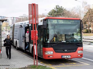 Mesto začalo modernizovať zastávku MHD: Obyvateľov čakajú aj nové úpravy a zmeny v doprave