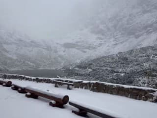 Tatry zasypal sneh, napadlo až 20 cm: FOTO a VIDEO. Príde teplotný šok a návrat leta