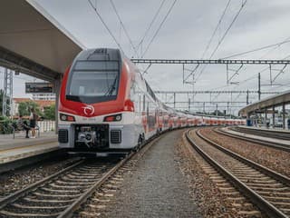 Vlaky medzi Novými Zámkami a Levicami opäť jazdia bez obmedzení: Nové spoje v špičke