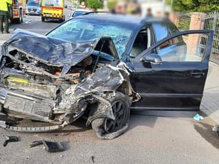 AKTUÁLNE STRAŠNÁ NEHODA   Hlásia obeť a 5 ranených, zasahoval aj vrtuľník! FOTO z miesta tragédie
