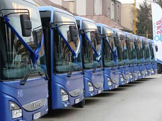 Cestujúci, pozor: Prímestské autobusy v Nitrianskom kraji pôjdu od zajtra v prázdninovom režime