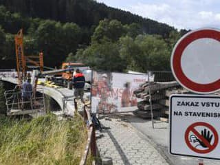Úplná uzávera cesty v Lúčnici nad Žitavou: Most je v havarijnom stave, platí obchádzka