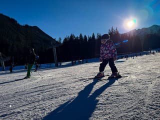 Lyžiarske stredisko v obci Zámutov je túto zimu opäť v plnej prevádzke, snehové podmienky sú výborné