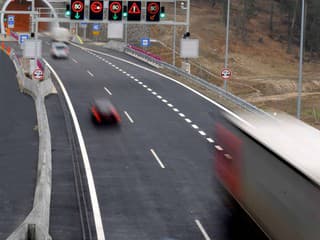 Diaľnica D1 aj tunel Bôrik budú v noci uzavreté – polícia varuje vodičov pred obchádzkou