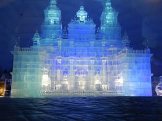 Apoštolský nuncius navštívil Tatranský ľadový dóm: Ocenil majstrovské detaily a výnimočnú atmosféru