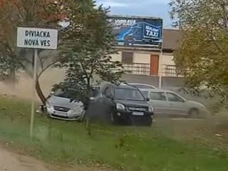 STRAŠNÁ ZRÁŽKA 4 ÁUT: Ozvala sa mohutná rana, všetko zachytili na VIDEO! Zasahovali záchranné zložky