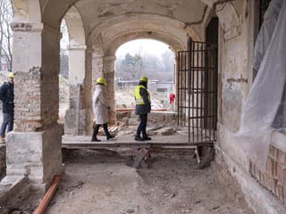 Veľká rekonštrukcia Dubnického kaštieľa: Miliónové investície, nové námestie aj moderné expozície