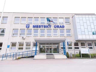 Dôležité upozornenie: Mestský úrad a viaceré inštitúcie v Dubnici nad Váhom budú v piatok zatvorené