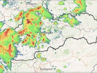 Slovenskom postupujú intenzívne búrky, hrozia prívalové povodne: SHMÚ vydal výstrahy