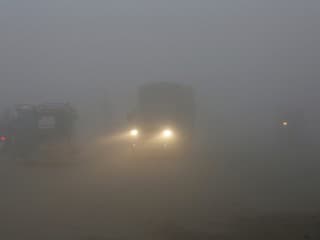 Pozor na severe Slovenska: V pondelok ráno môže hustá hmla výrazne znížiť dohľadnosť