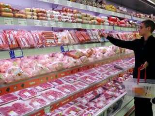 Do našich obchodov sa dostalo skazené mäso. Reťazec reaguje na pochybenie