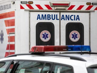 VÁŽNA NEHODA Auto zrazilo mladú ženu na priechode, polícia hľadá svedkov