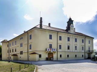 Hlohovec rieši havarijný stav bašty: Na obnovu zámku vyhlásili miliónový tender
