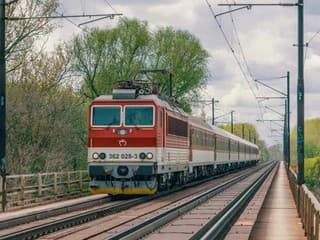 Dôležité upozornenie: Priecestie medzi Zemianskou Olčou a Veľkým Mederom bude celý víkend uzavreté