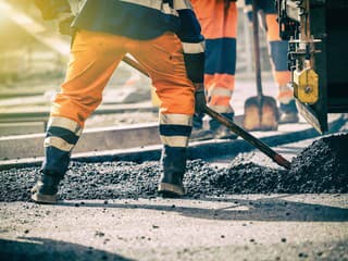 Dopravu v Senici čakajú výrazné obmedzenia: Asfaltovanie uzavrie Topoľovú aj Paulínyho-Tótha