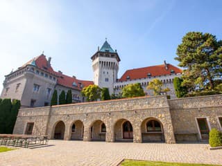 Nádvorie Smolenického zámku bude patriť interaktívnym vedeckým stanovištiam