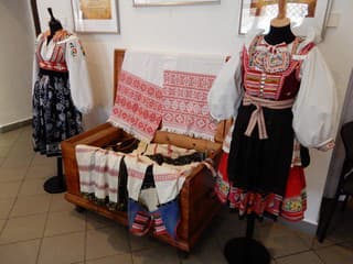 Senica: Nová výstava v múzeu ukáže unikátne kroje zo Záhoria aj ich príbehy