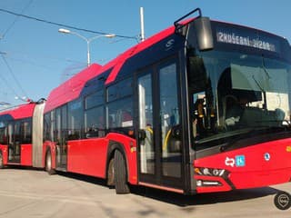 Trnavčania, pozor: Nové cestovné poriadky MHD už platia, menia sa aj názvy zastávok