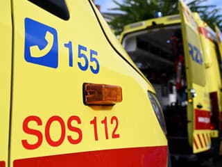 DRÁMA V MESTE Mestskí policajti zachránili ženu po kolapse: Zasahovala aj záchranka