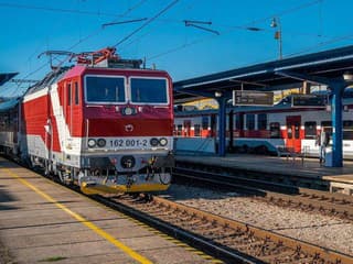 Pozor: Výluka medzi Šenkvicami a Cíferom odstaví osobné vlaky, rýchliky nahradia spoje