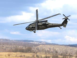 UH-60M Black Hawk pomáha hasičom aj záchranárom: Unesie 2500 litrov vody a zachraňuje životy