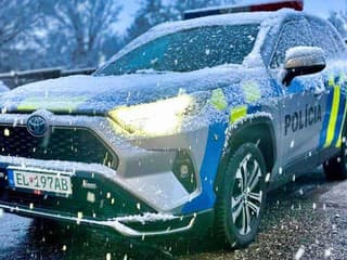 Polícia hľadá 32-ročného Denisa Belcáka z Trnavy: Obvinený je z podvodu, vydali príkaz na zatknutie