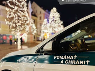 FOTO Policajný prezident navštívil policajtov, ktorí sú na Štedrý deň v službe