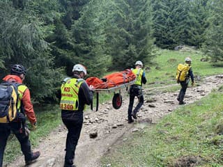 FOTO Turistka si počas výstupu v Malej Fatre poranila dolnú končatinu