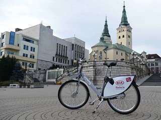 Papučový deň v Žiline: Symbol domova upozorňuje na potrebu mobilných hospicov a dôstojné dožitie