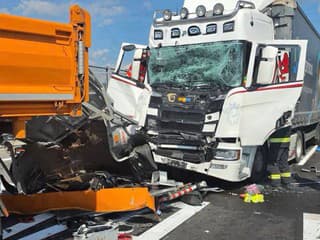 AKTUÁLNE HROMADNÁ NEHODA na diaľnici: Cesta a tunely sú úplne uzavreté, vodiči stoja v kolónach
