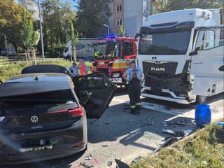 VÁŽNA HROMADNÁ NEHODA s KAMIÓNOM: Hlásia zranenia! Mrazivé prvé info a FOTO